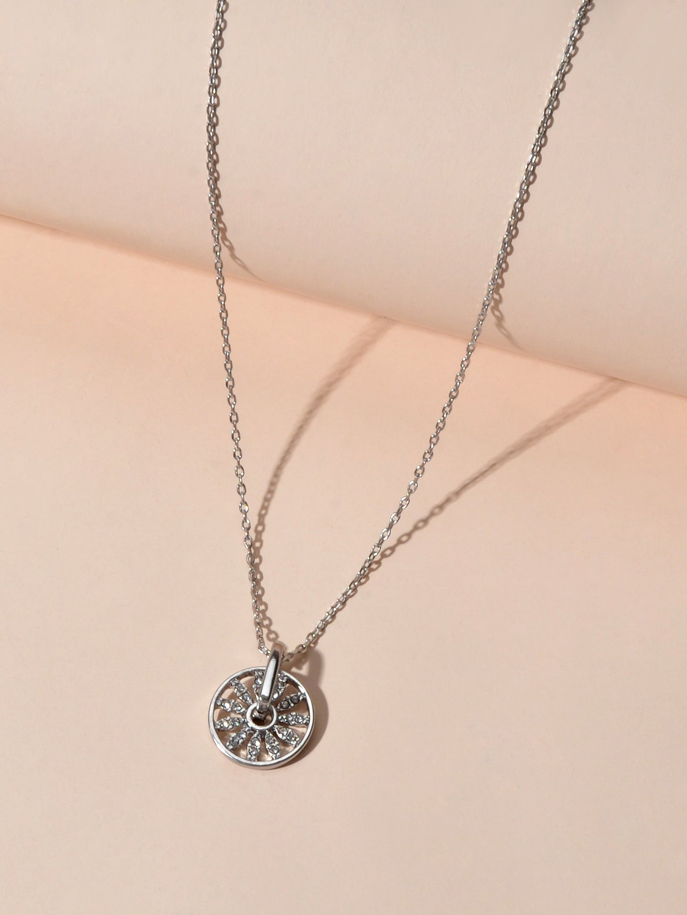 Textured Jewellery Rhinestone Decor Silver Chain Round Wheel Charm Girl Necklace-4